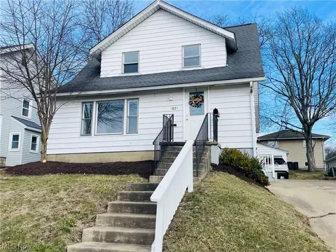 1821 Thornapple, Akron, OH 44301
