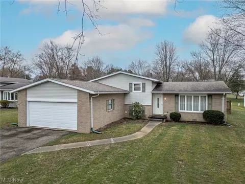220 Brookfield St, Louisville, OH 44641