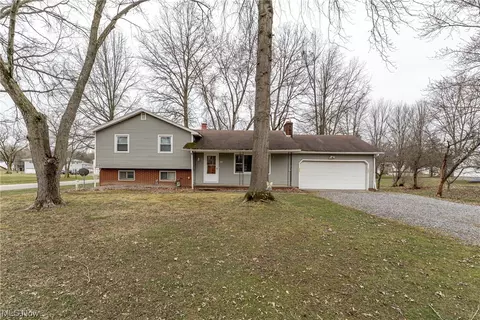 4485 Meese Rd NE, Louisville, OH 44641