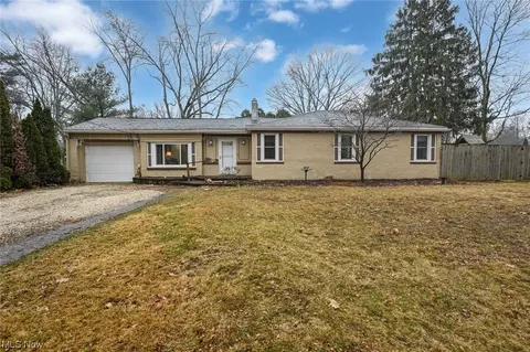 8216 Roush St NW, Massillon, OH 44646