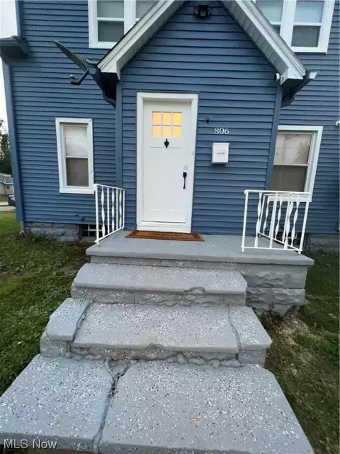 806 E, Lorain, OH 44052