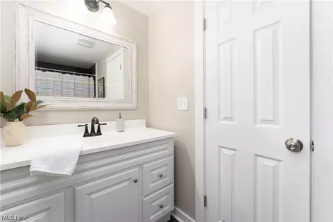 Bath - 225 E Lake Dr, Lagrange, OH 44050 photo 2 of 4