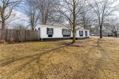 Exterior - 225 E Lake Dr, Lagrange, OH 44050 photo 2 of 3