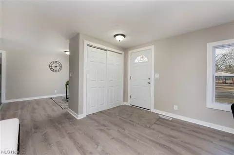 Bedroom - 225 E Lake Dr, Lagrange, OH 44050 photo 4 of 4
