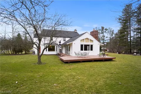 Exterior - 293 Eldridge Rd, Aurora, OH 44202 photo 5 of 8