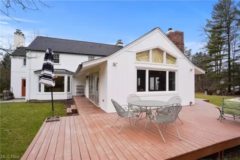 Exterior - 293 Eldridge Rd, Aurora, OH 44202 photo 6 of 8