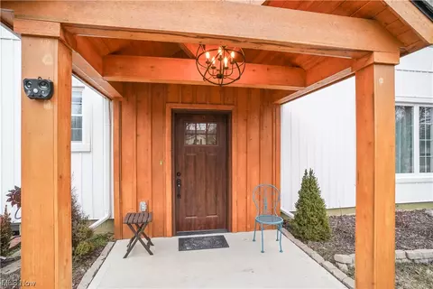 Entry Way - 293 Eldridge Rd, Aurora, OH 44202 photo 1 of 3