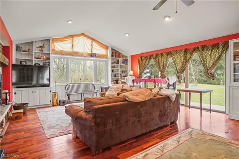 Dining - 293 Eldridge Rd, Aurora, OH 44202 photo 2 of 2