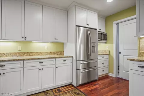 Kitchen - 293 Eldridge Rd, Aurora, OH 44202 photo 3 of 6