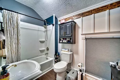Bath - 43725 Telegraph Rd, Elyria, OH 44035 photo 5 of 5
