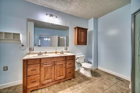 Bath - 43725 Telegraph Rd, Elyria, OH 44035 photo 1 of 5