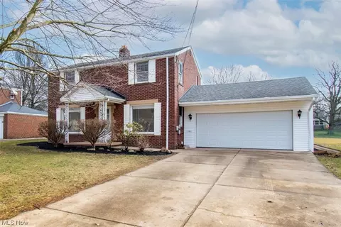 911 S Schenley Ave, Youngstown, OH 44509