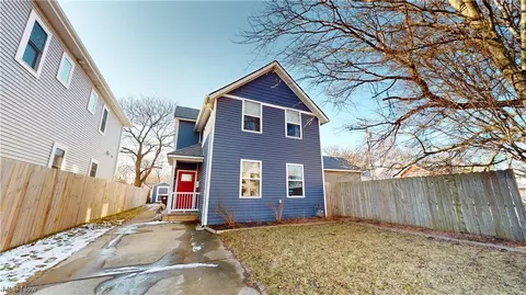2304 W 37th St, Cleveland, OH 44113