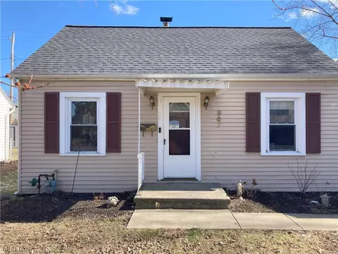 967 Mohegan Trl, Willoughby, OH 44094