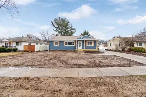 2310 Triplett, Akron, OH 44312