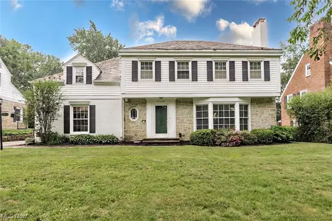 21026 W Byron Rd, Shaker Heights, OH 44122