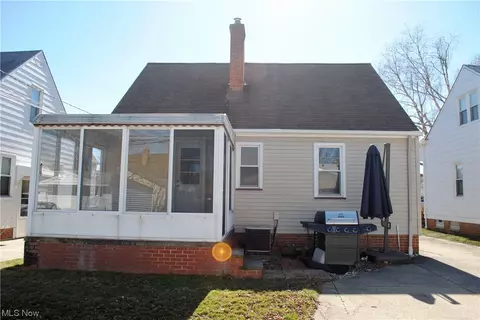 Exterior - 6106 Forest Ave, Parma, OH 44129 photo 3 of 7