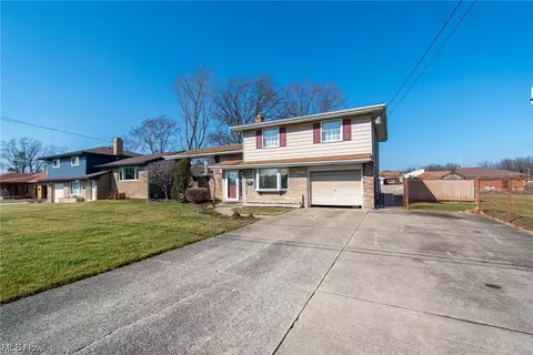 Exterior - 622 Matawan Ave, Campbell, OH 44405 photo 3 of 13