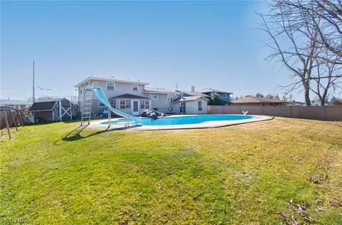 Exterior - 622 Matawan Ave, Campbell, OH 44405 photo 6 of 13