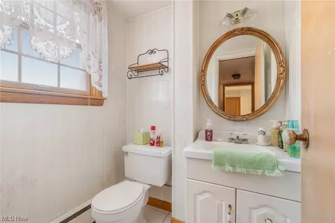 Bath - 622 Matawan Ave, Campbell, OH 44405 photo 2 of 2
