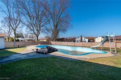Exterior - 622 Matawan Ave, Campbell, OH 44405 photo 10 of 13