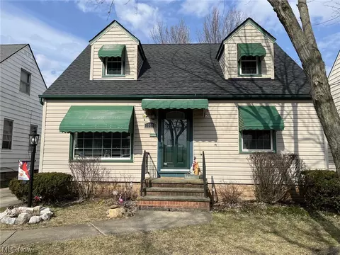 15705 Rockside Rd, Maple Heights, OH 44137