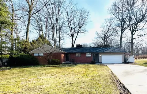 3850 Northwood Dr SE, Warren, OH 44484