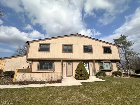 11680 Harbour Light Dr, North Royalton, OH 44133