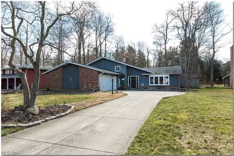 27589 Linwood Cir, North Olmsted, OH 44070