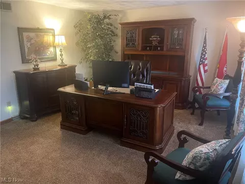 Living - 5517 Tracy Dr, Boardman, OH 44512 photo 1 of 4