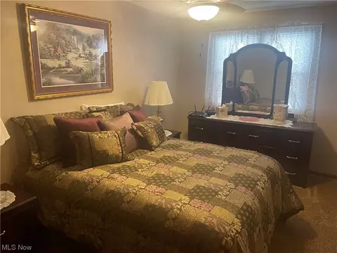 Bedroom - 5517 Tracy Dr, Boardman, OH 44512 photo 2 of 5