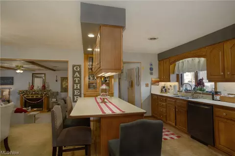 Dining - 4061 Marks, Rootstown, OH 44272 photo 1 of 3