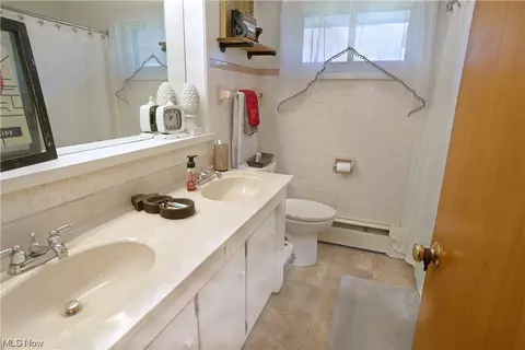 Bath - 4061 Marks, Rootstown, OH 44272 photo 1 of 2