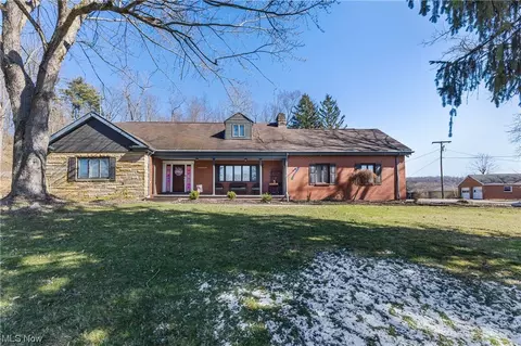 120 Sunset Ave, Wellsburg, WV 26070