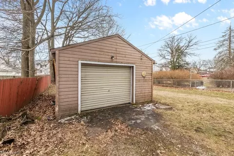 Exterior - 266 E Oregon Ave, Sebring, OH 44672 photo 8 of 8