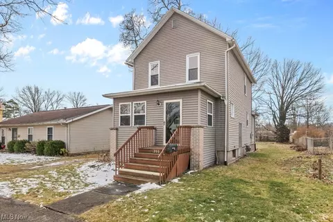 Exterior - 266 E Oregon Ave, Sebring, OH 44672 photo 2 of 8