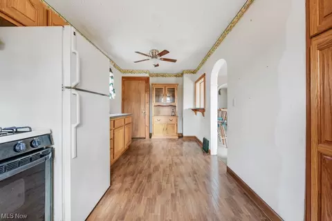Entry Way - 266 E Oregon Ave, Sebring, OH 44672 photo 1 of 1