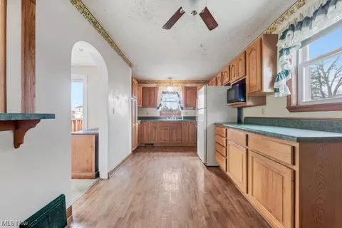 Kitchen - 266 E Oregon Ave, Sebring, OH 44672 photo 2 of 2