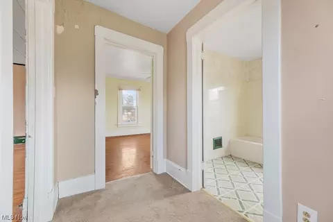 Bath - 266 E Oregon Ave, Sebring, OH 44672 photo 1 of 3