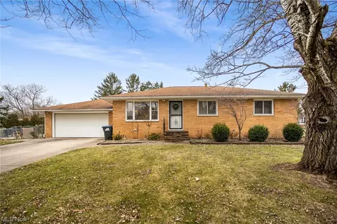 194 Bettie Ln, Brunswick, OH 44212
