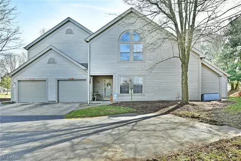 205 S Aspen Ct #6, Warren, OH 44484
