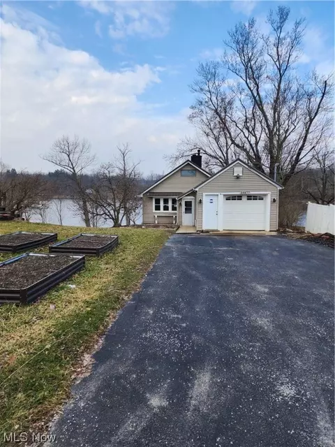 14877 Longview Dr, Newbury, OH 44065