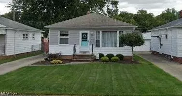 2618 Center Dr, Parma, OH 44134