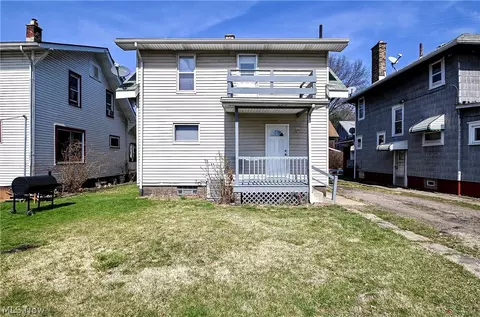 Exterior - 2824 5th St NW, Canton, OH 44708 photo 4 of 5