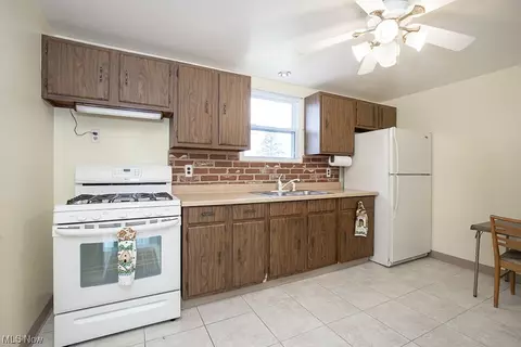 Kitchen - 6322 Ledgebrook Dr, Brook Park, OH 44142 photo 1 of 3
