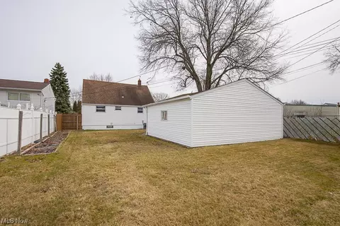 Exterior - 6322 Ledgebrook Dr, Brook Park, OH 44142 photo 3 of 4