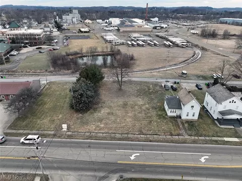 107 E Iron Ave, Dover, OH 44622