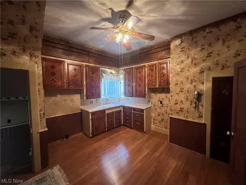 411 E 3rd St, Dover, OH 44622 photo 7