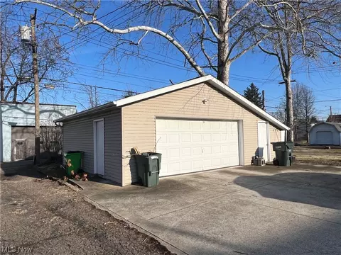 411 E 3rd St, Dover, OH 44622 photo 39