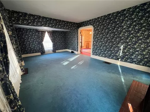 411 E 3rd St, Dover, OH 44622 photo 3